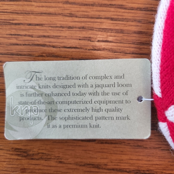 2 JACQUARD PREMIUM KNITS CANADA BEANIES 🇨🇦 - Picture 5 of 5